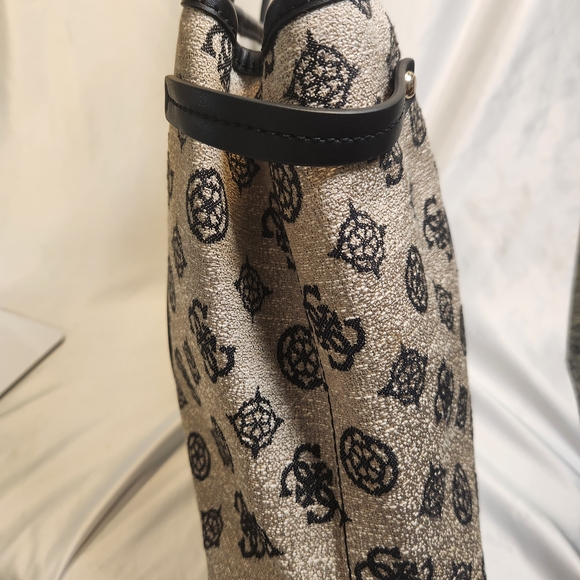 Guess Beyza Girlfriend Tote Black And Beige NWOT - Picture 4 of 11